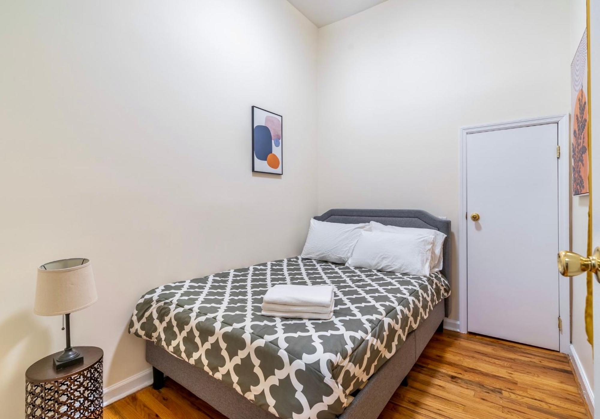 2 Bedroom Hidden Upscale Oasis New York Exterior photo